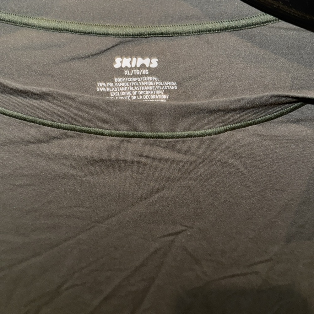 NWTS SKIMS "GUNMETAL" TEE EXTREMELY STRETCHY & SOFT-IF FAMILIAR W. SKIMS U KNOW! - Picture 2 of 4